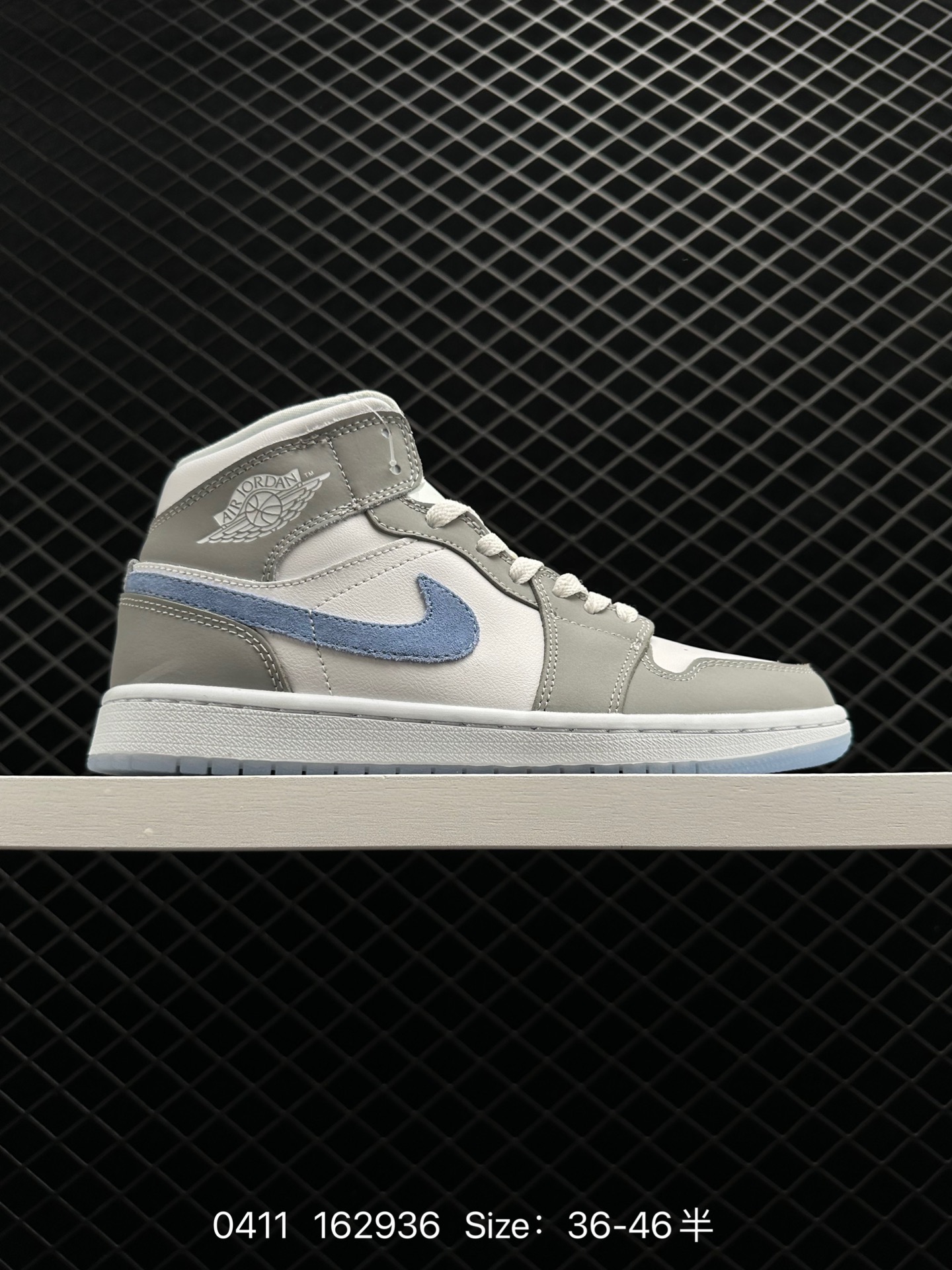 Air Jordan 1 Mid WMNS